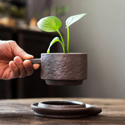 Minimalist Pot